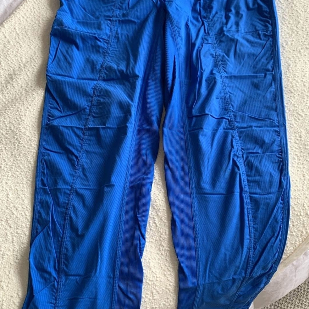 Lululemon athletica Cropped Pants in Bright Blue